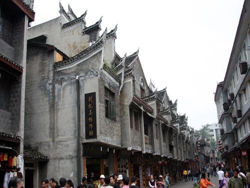 我九岁的儿子几天前发烧，头晕。现再完全没这些症状后又开始干呕，请问这样症状是脑膜炎吗？游戏画面